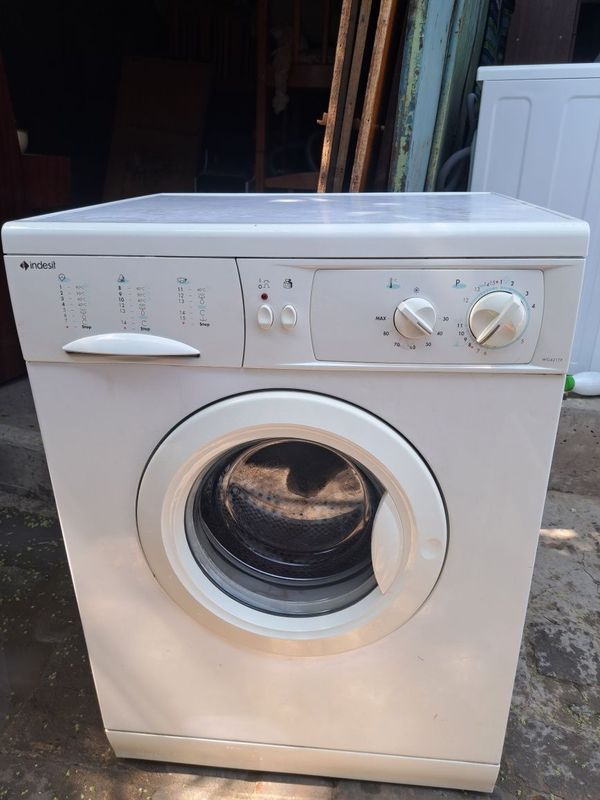 продам стиральная машина 5кг Indesit рабочий состояние продам стиральная машина 5кг Indesit рабочий состояние