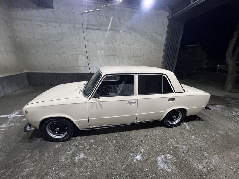 Vaz 011 sotiladi Vaz 011 sotiladi