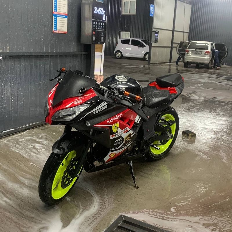 Спорт байк Kawasaki Спорт байк Kawasaki