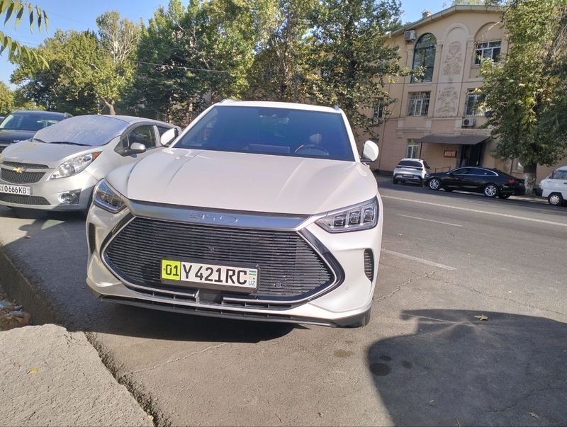 Продаю BYD song plus