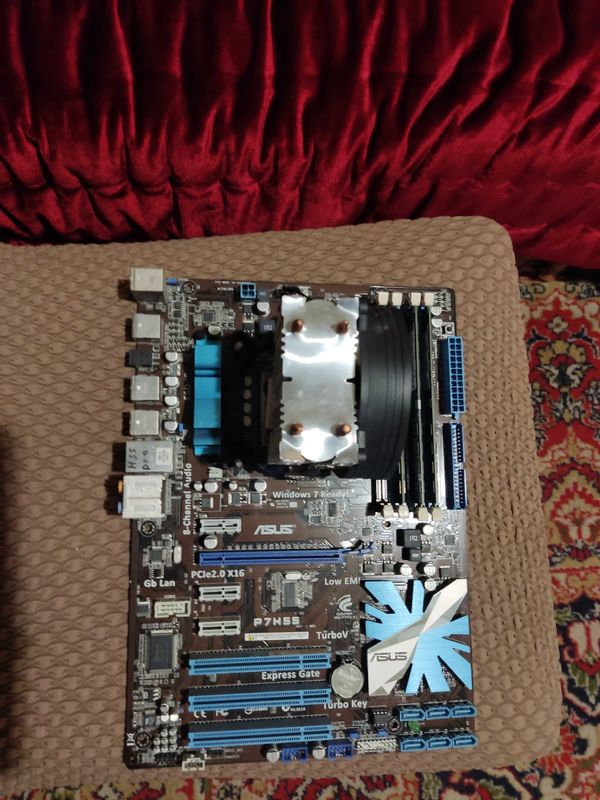 Материнская плата Asus p7h55 с ddr 4 ОЗУ и процессор xeon 3470 Материнская плата Asus p7h55 с ddr 4 ОЗУ и процессор xeon 3470
