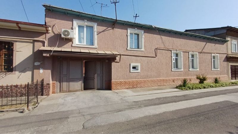 Дом продается 5,6 сот Янгиабаде Дом продается 5,6 сот Янгиабаде