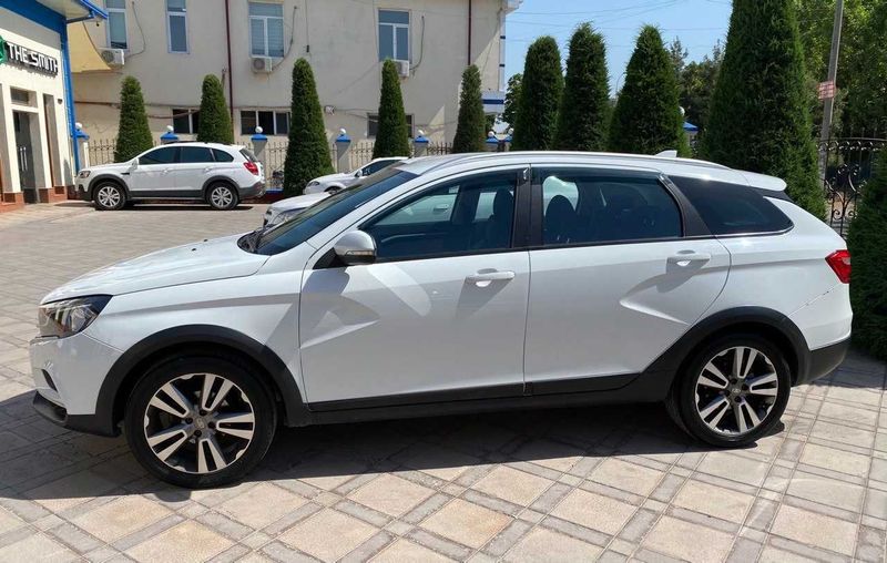 Lada Vesta SW Cross 2018 1.8 Lada Vesta SW Cross 2018 1.8