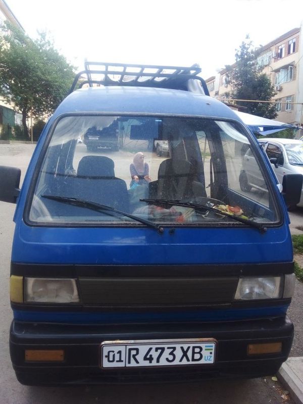 Damas sotiladi 2001 yil , Дамас сотилади
