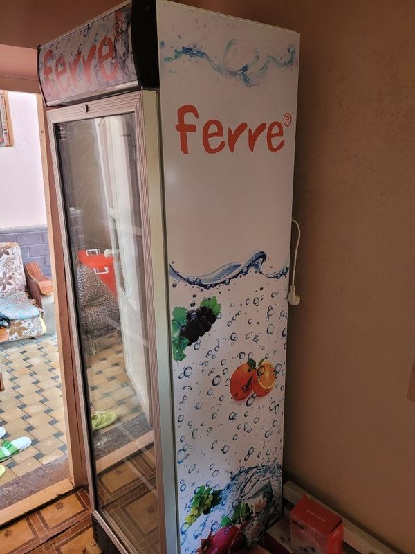 Ferre xolodilnik sotiladi