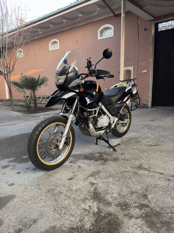 Bmw f 650 gs 2005. 3 yangi kofra bor. !!