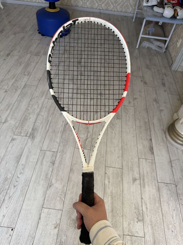 Ракетки Babolat Pure Strike в отличном состоянии Ракетки Babolat Pure Strike в отличном состоянии