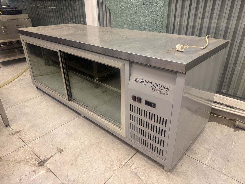 Холодильник стол продается