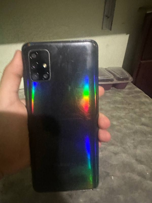 Samsung A51 sotilati