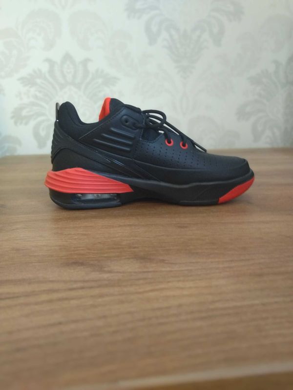 Кроссовки Jordan Nike оригинал новы