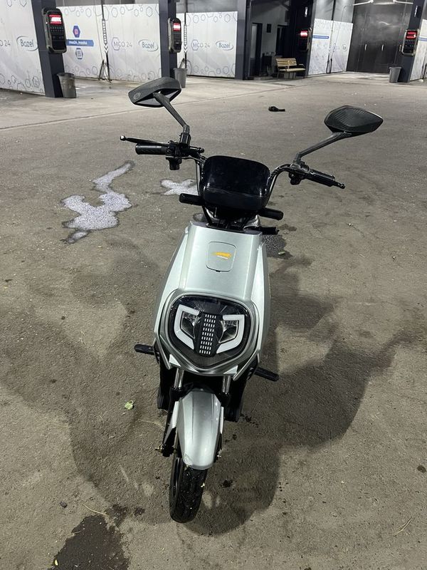 Arivo 700 skuter sotiladi Arivo 700 skuter sotiladi