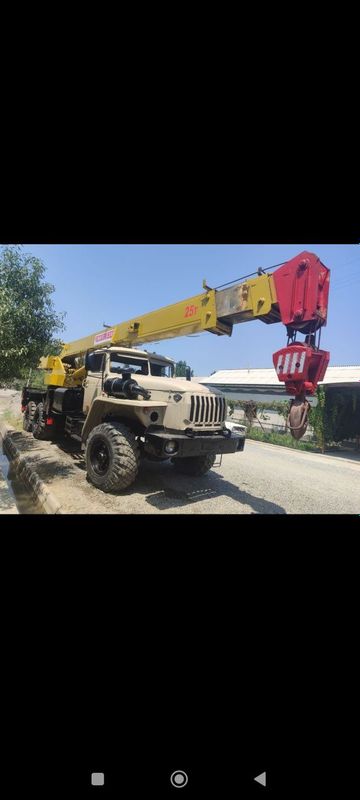 Avtokran chelyabn 25 t Avtokran chelyabn 25 t