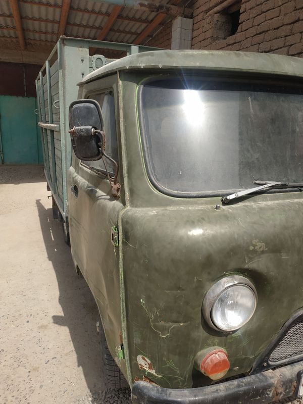 UAZ moshinasi sotiladii UAZ moshinasi sotiladii