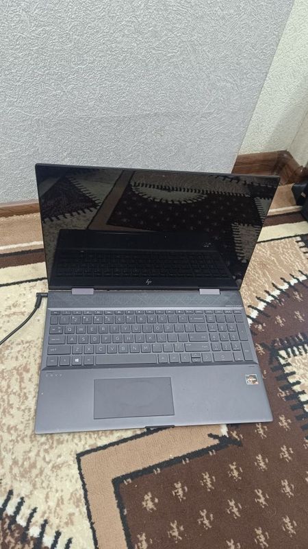 HP ENVY notebooki 8/512 gb 360 gradus qayriladi ekrani sensirli HP ENVY notebooki 8/512 gb 360 gradus qayriladi ekrani sensirli