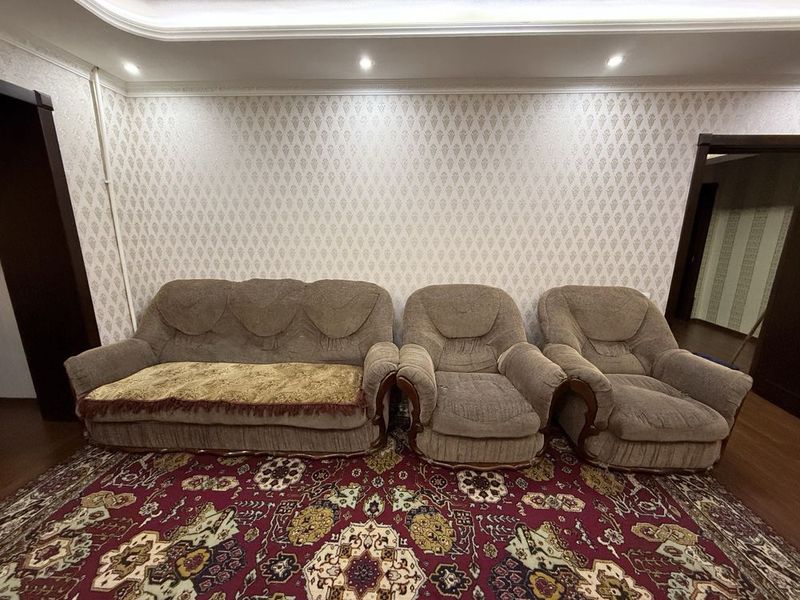 Продам диван с креслами комплект