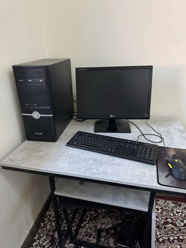 Komp sotiladi srochno 800 ming aybi yoq iwlawi zor Komp sotiladi srochno 800 ming aybi yoq iwlawi zor