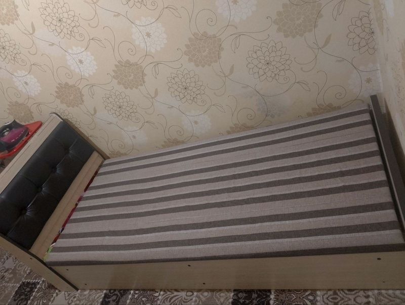 Divan 1 kishilik
