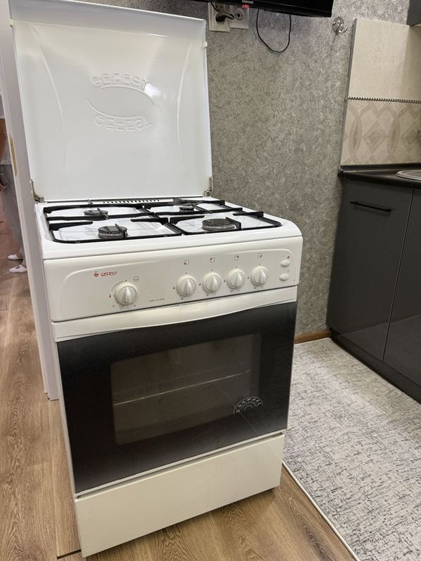 Продам Газ Плиту Gefest