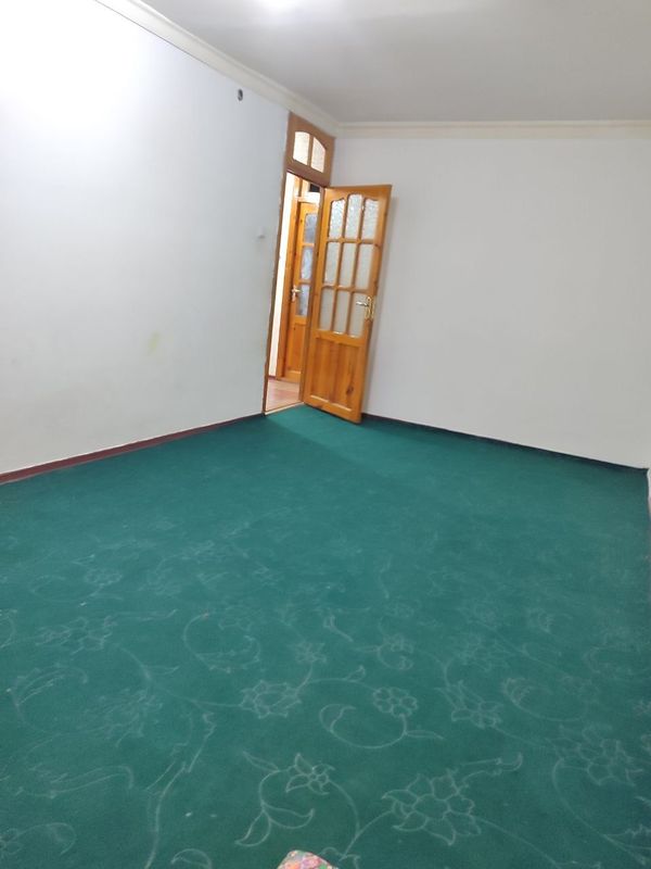Yaxshi 2yoki 3ta qiz kerak 3 xona 1 taksida yosh oila turadi