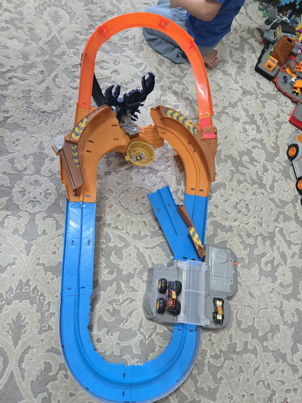 Hot wheels большие наборы оригинал Hot wheels большие наборы оригинал