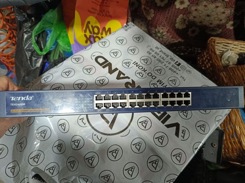 Tenda switch 24 port Tenda switch 24 port