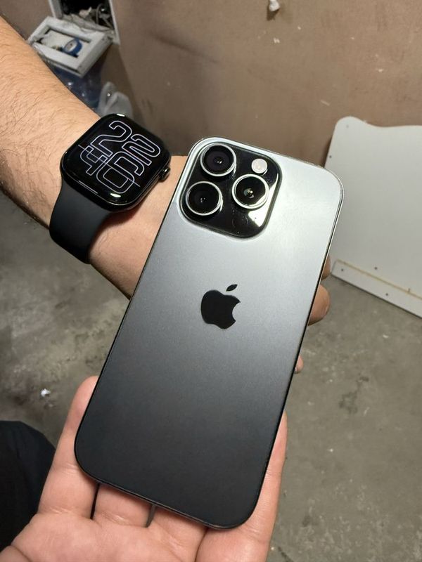 Продам iPhone 16 pro black и apple watch series 10 46mm Продам iPhone 16 pro black и apple watch series 10 46mm