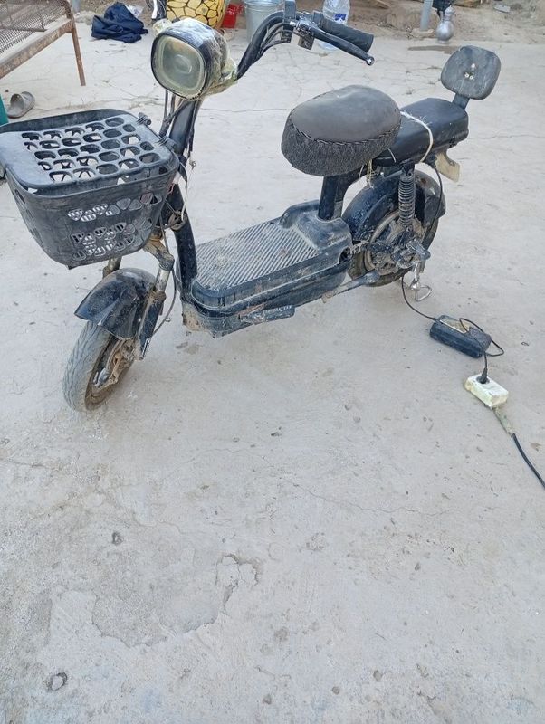 4ta akumlatirli 1 tasi ishlamaydi 4ta akumlatirli 1 tasi ishlamaydi