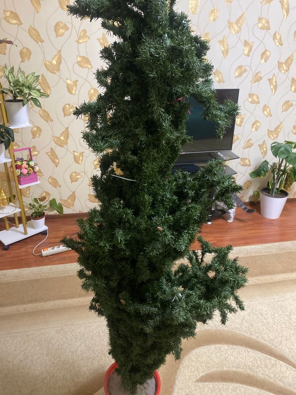 Продаётся !!!Ёлка большая (180 см) б/у классная