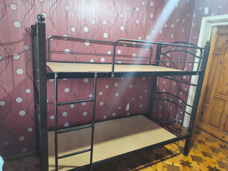 Продается 2х ярусная железная кровать