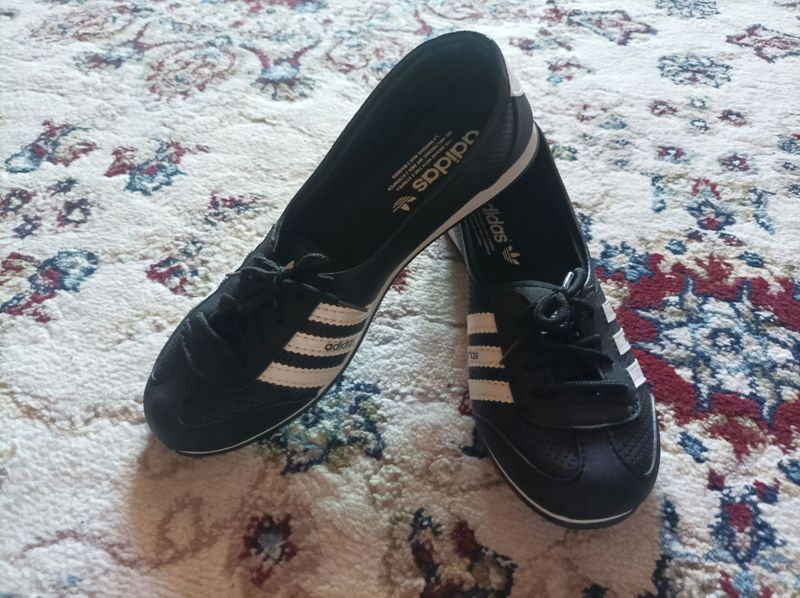 Кроссовки Adidas Кроссовки Adidas