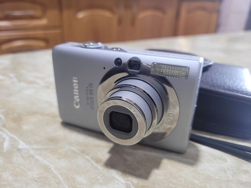 Canon ixus 95 is 2gb flash