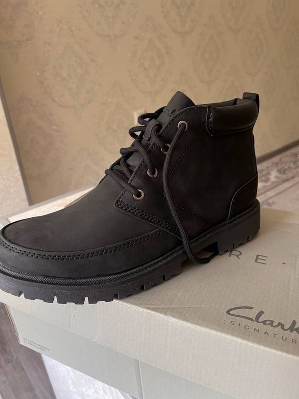 Clarks botinka. Clarks botinka.
