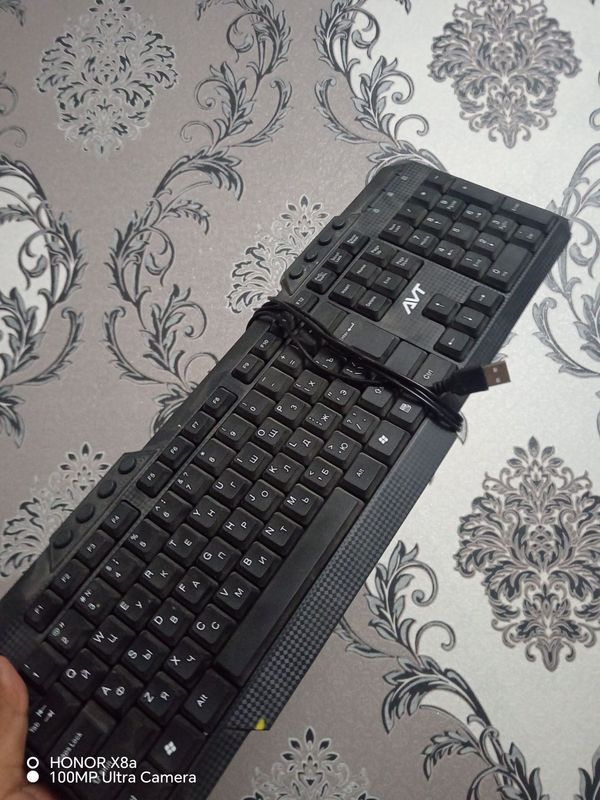Kompyuter 2ta monitor 2 klaviatura 1 block pitaniya Kompyuter 2ta monitor 2 klaviatura 1 block pitaniya