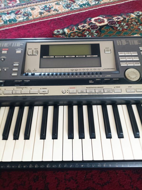 Yamaha PSR 640 sotiladi Yamaha PSR 640 sotiladi