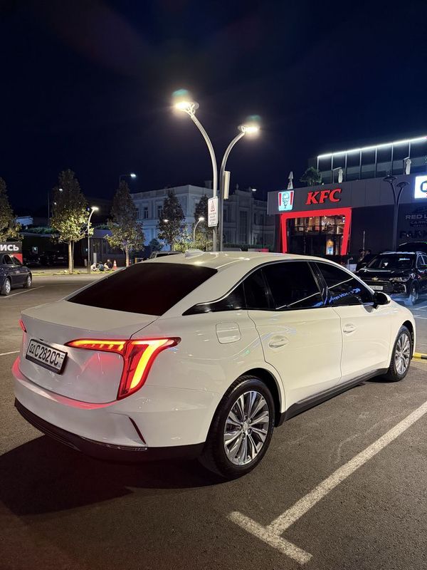 Srochno Sotiladi Hongqi Eqm5 500km 2025 Full Pozitsa. Srochno Sotiladi Hongqi Eqm5 500km 2025 Full Pozitsa.