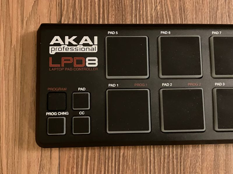Akai Professional LPD8 Mini 8-pad USB Controller Akai Professional LPD8 Mini 8-pad USB Controller