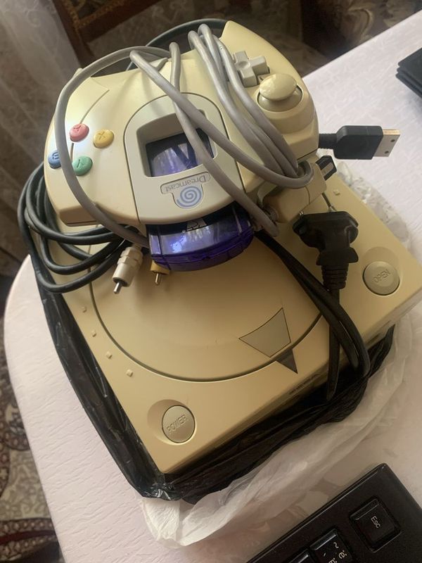 Dreamcast сотилади блоки кетган факат Dreamcast сотилади блоки кетган факат