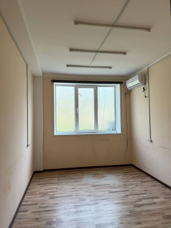 Метро Мирзо Улугбек Ц квартал15м²-30м²кабинеты 2линия без мебели Юр ад Метро Мирзо Улугбек Ц квартал15м²-30м²кабинеты 2линия без мебели Юр ад