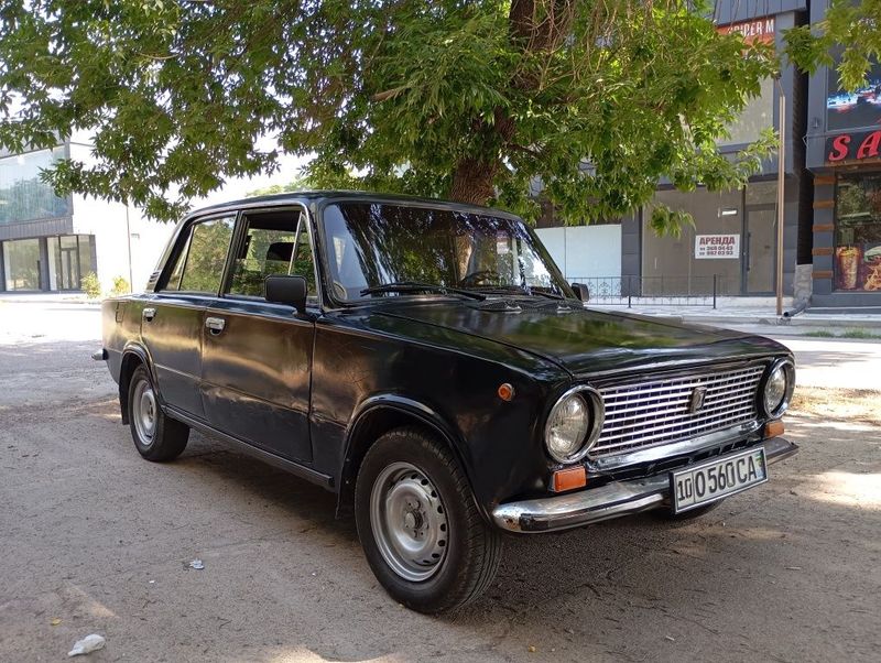 Juguli vaz 21 01 sotiladi holati yaxshi gen beriladi Juguli vaz 21 01 sotiladi holati yaxshi gen beriladi