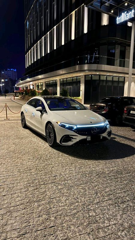 продаю Mercedes Benz EQS 450 + AMG