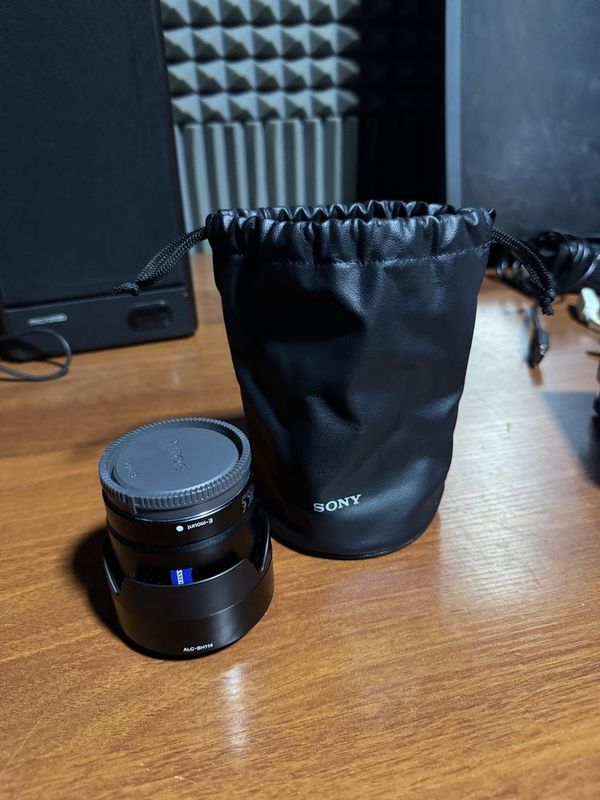 24 mm 1.8 F sony E Mount APS