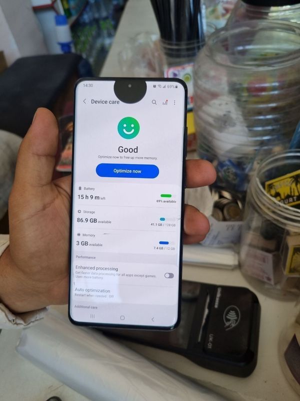 S 20 ultra 5ji xolati yaxshi rasmda aybi
