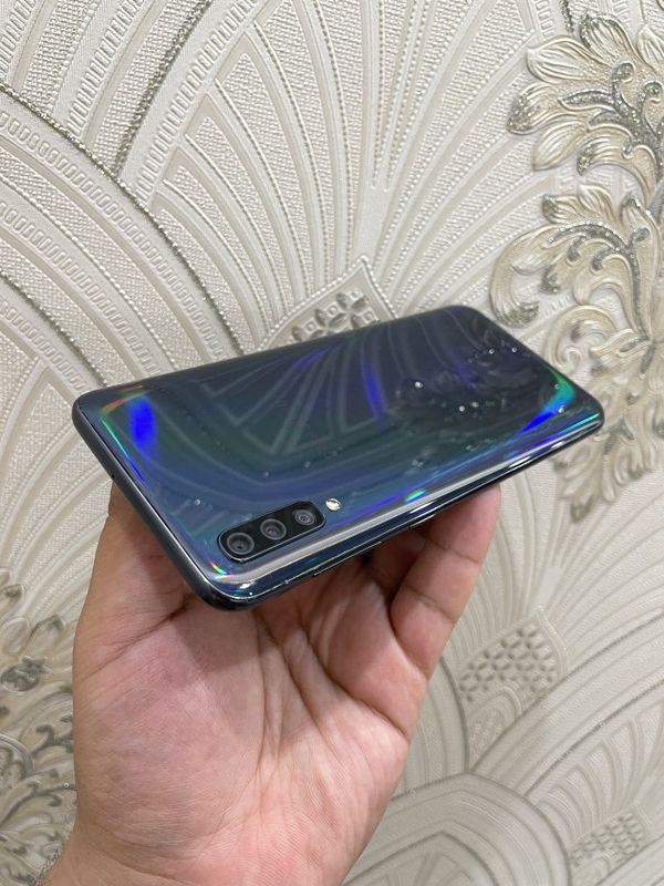 Samsung A50 Ideal holatda 4/64gb Aybi yoq Samsung A50 Ideal holatda 4/64gb Aybi yoq