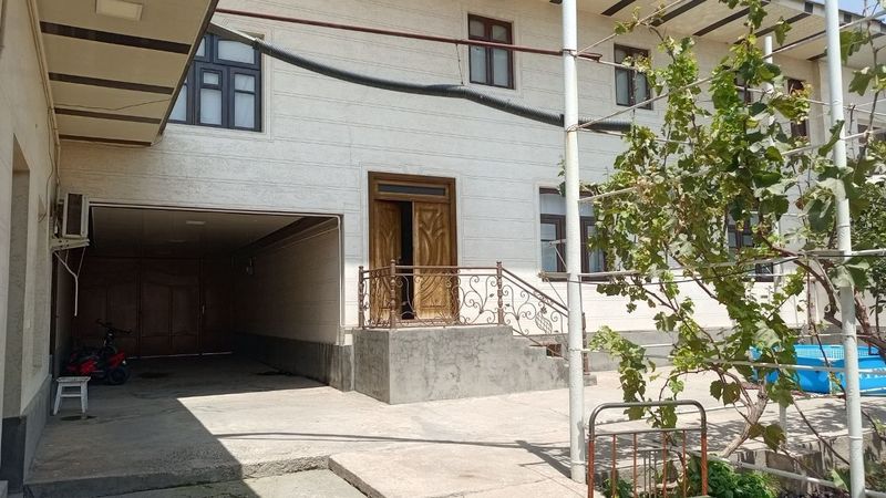 Uy srochna sotildi 11 ta xona 6 sotik