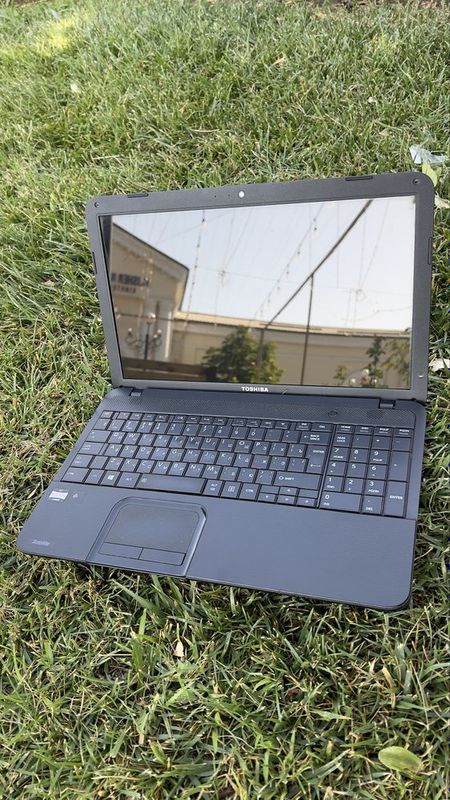 Toshiba ofisniy noutbuk Toshiba ofisniy noutbuk
