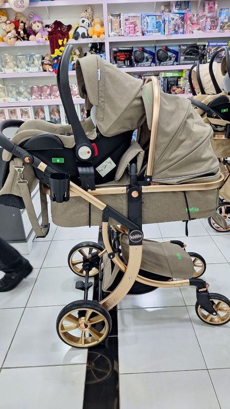 Коляска 3в1 от фирмы Kidilo Коляска 3в1 от фирмы Kidilo