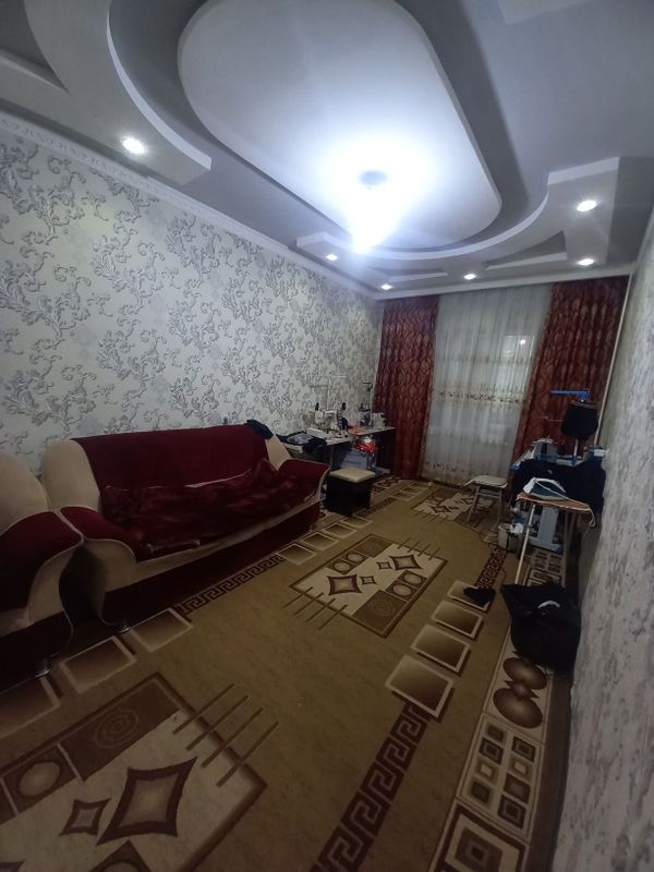 Срочно продаётся 3х ком кв в чирчике 3 этаж с мебелю в нижнем Срочно продаётся 3х ком кв в чирчике 3 этаж с мебелю в нижнем
