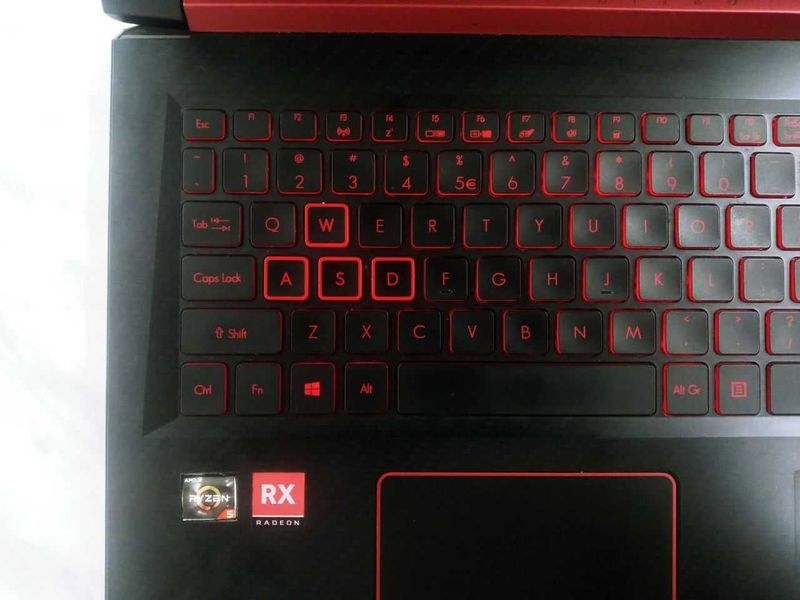 ACER NITRO 5 kompyuteri sotiladi! ACER NITRO 5 kompyuteri sotiladi!