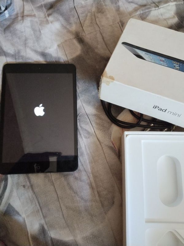 Продам планшет iPad mini Продам планшет iPad mini