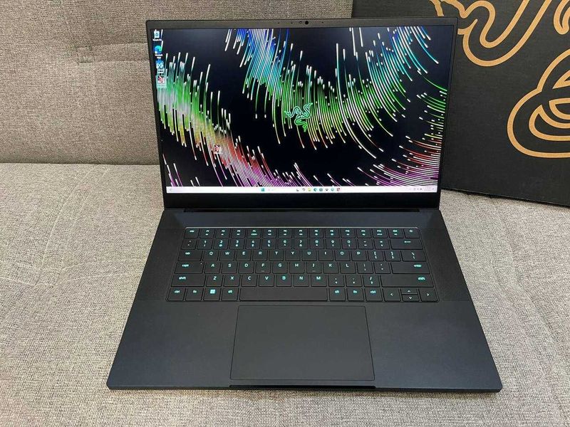 Razer Blade 15 / I7 13800H (20 ЯДЕР) 16Gb/1Tb / RTX4070 / 240Hz Razer Blade 15 / I7 13800H (20 ЯДЕР) 16Gb/1Tb / RTX4070 / 240Hz